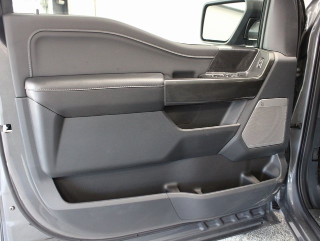 2023 Ford F-150 XLT photo 12