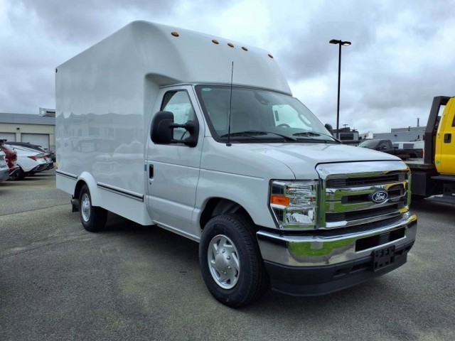 2026 Ford E-Series Cutaway Base's photo