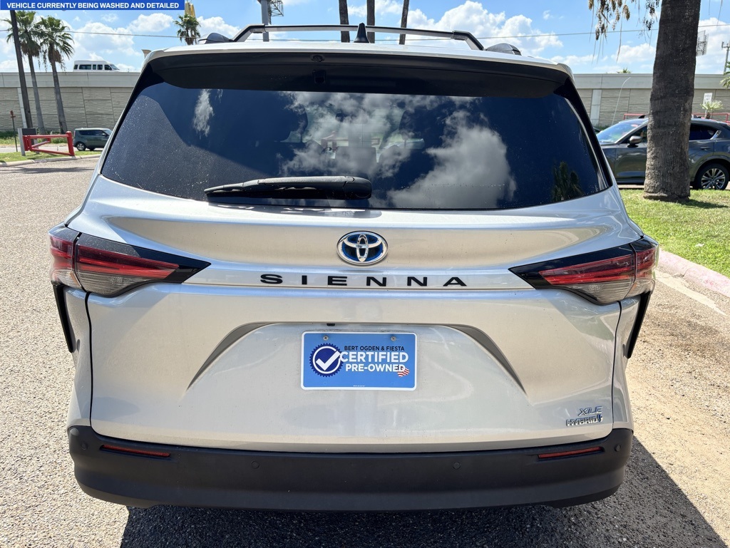 2021 Toyota Sienna XLE photo 4