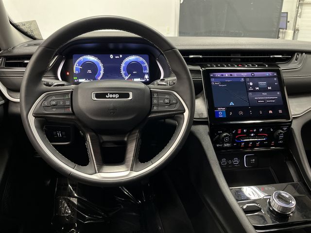 2023 Jeep Grand Cherokee Limited photo 3