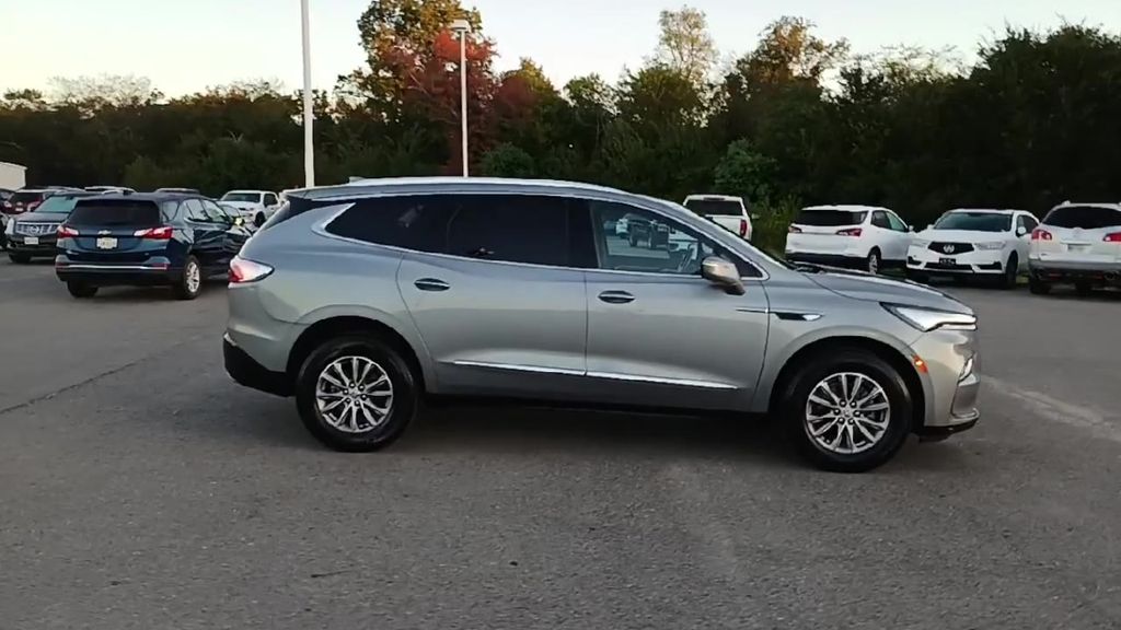 2024 Buick Enclave Premium photo 9