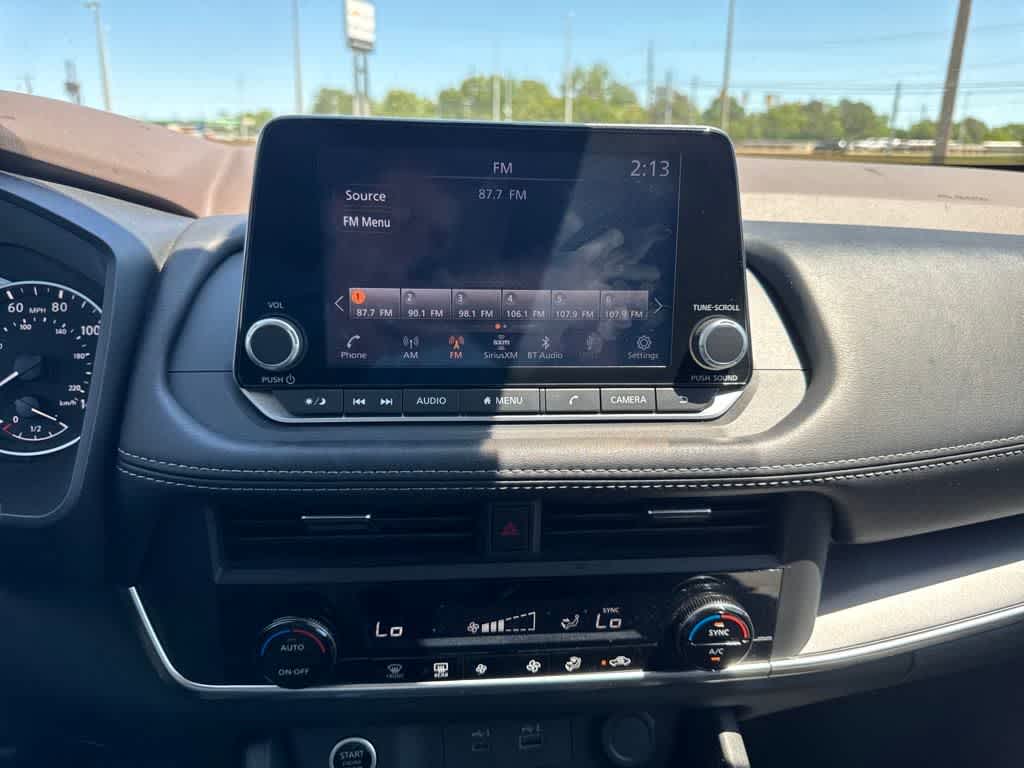2023 Nissan Rogue SV photo 16