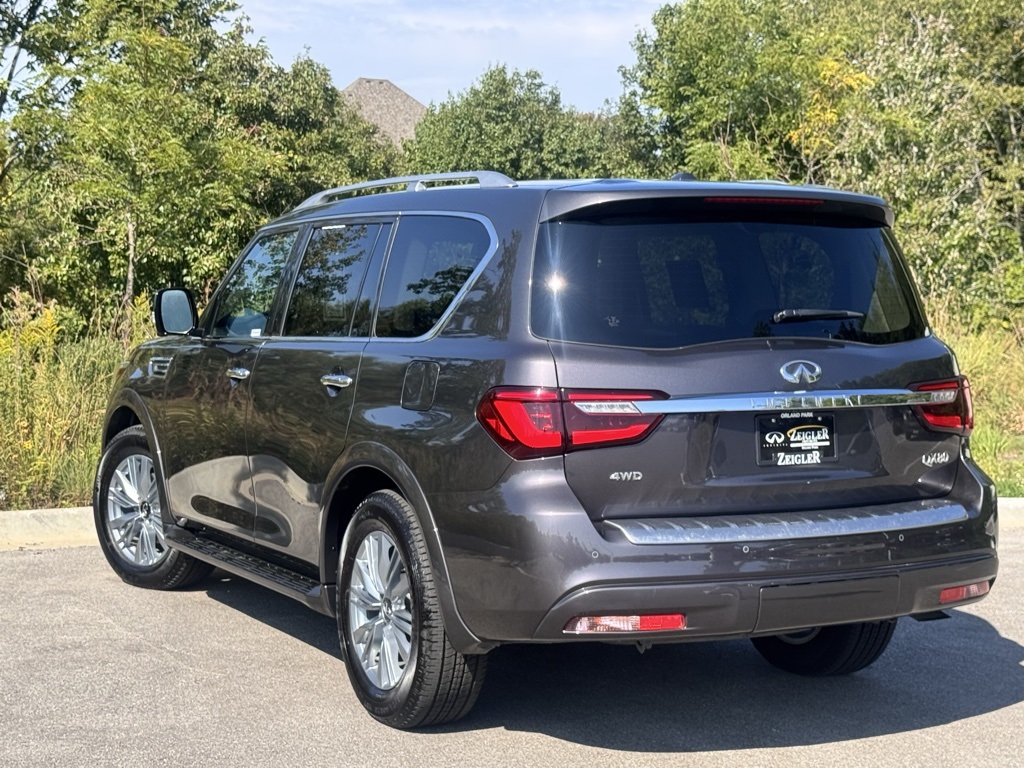 2024 Infiniti QX80 Luxe photo 2