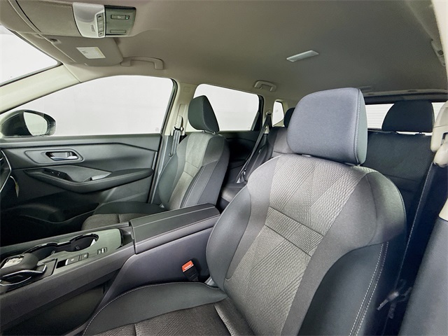 2026 Nissan Rogue SV photo 3