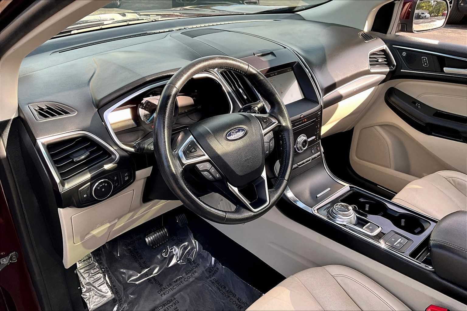 2019 Ford Edge Titanium photo 17