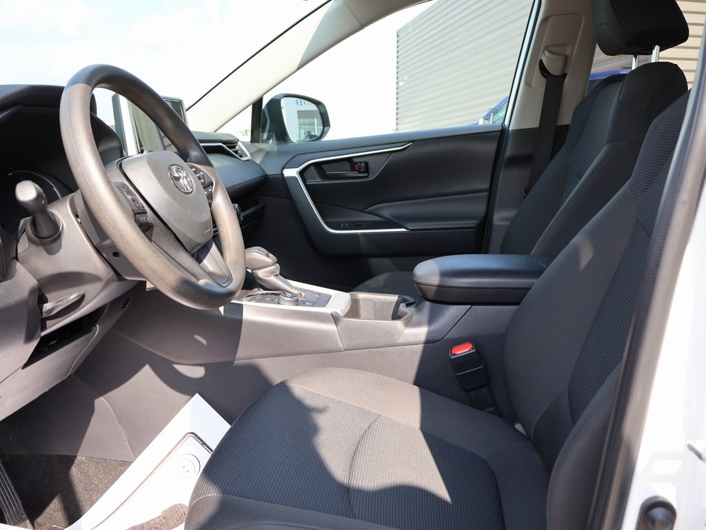 2024 Toyota RAV4 Hybrid LE photo 21