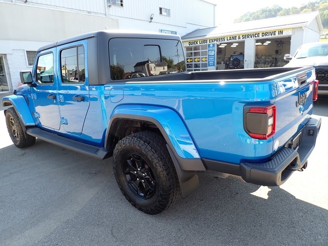 2021 Jeep Gladiator Willys photo 3