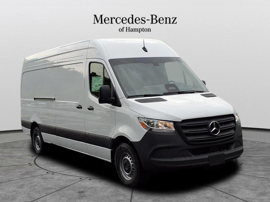 2025 Mercedes-Benz Sprinter Cargo Van Base's photo