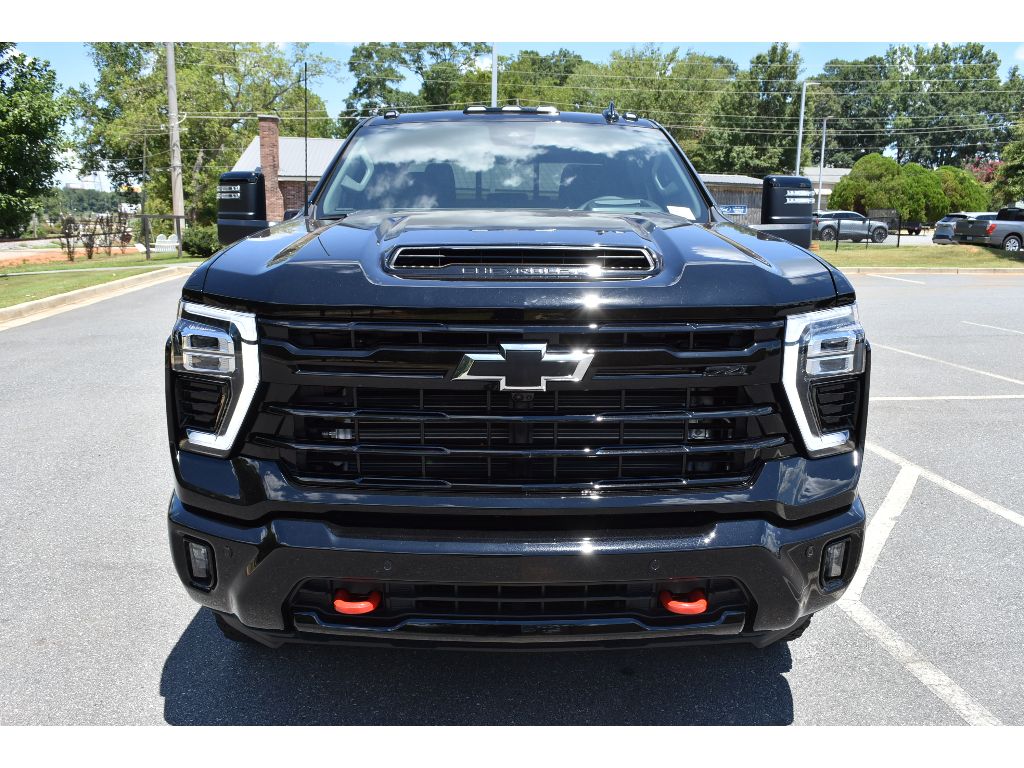 2025 Chevrolet Silverado 2500HD LTZ photo 7