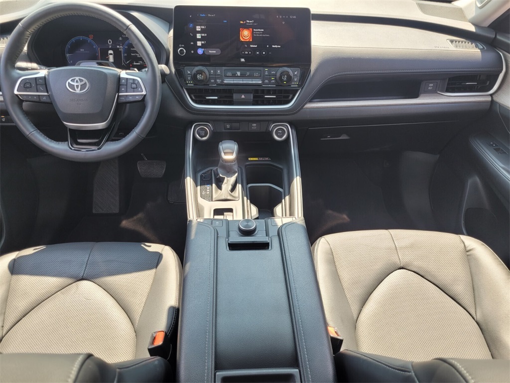 2024 Toyota Grand Highlander Platinum photo 7