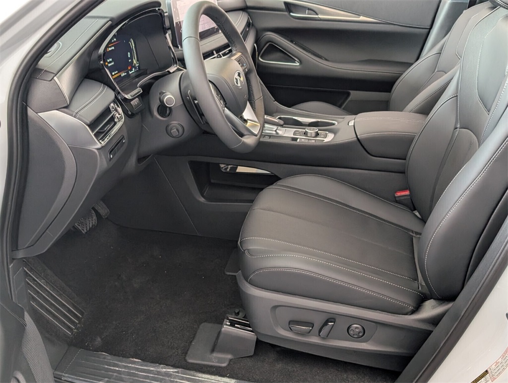 2026 Infiniti QX60 Luxe photo 5