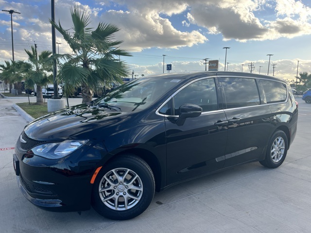 2026 Chrysler Voyager LX photo 3