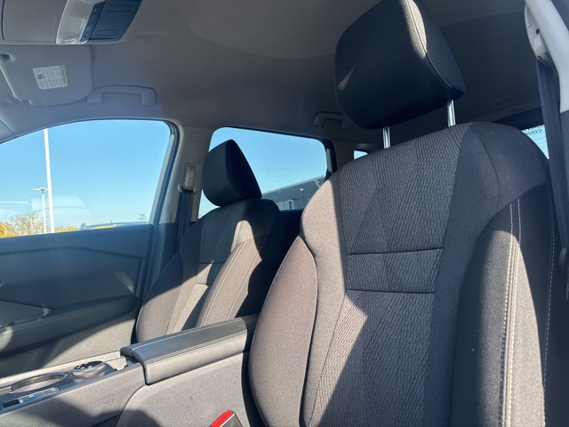2025 Nissan Rogue SV photo 5