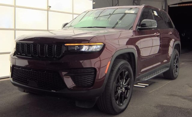 2024 Jeep Grand Cherokee Altitude's photo