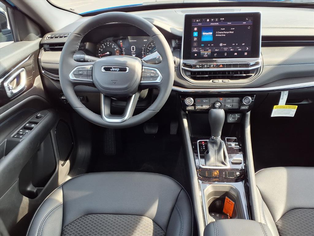 2026 Jeep Compass Latitude Altitude photo 3