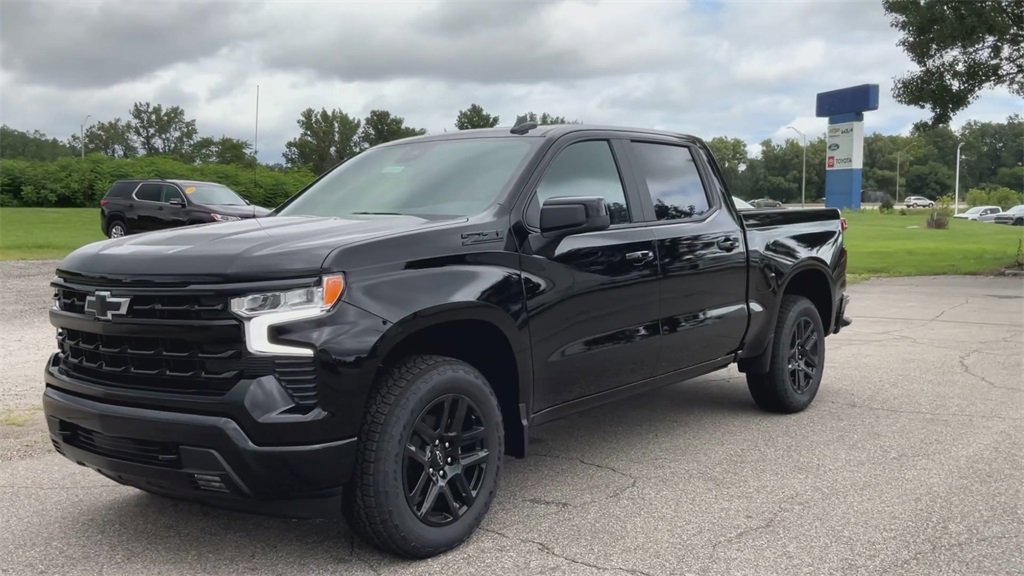 2026 Chevrolet Silverado 1500 RST photo 4