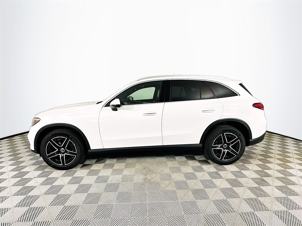 2026 Mercedes Benz GLC 300 4MATIC photo 4