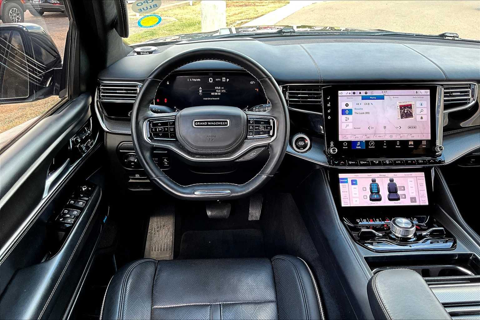 2022 Jeep Grand Wagoneer II photo 4