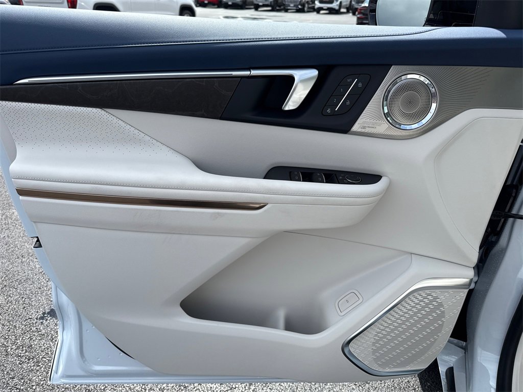 2026 Buick Enclave Avenir photo 13