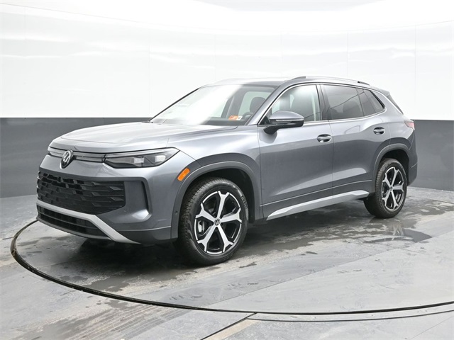 2026 Volkswagen Tiguan SE's photo