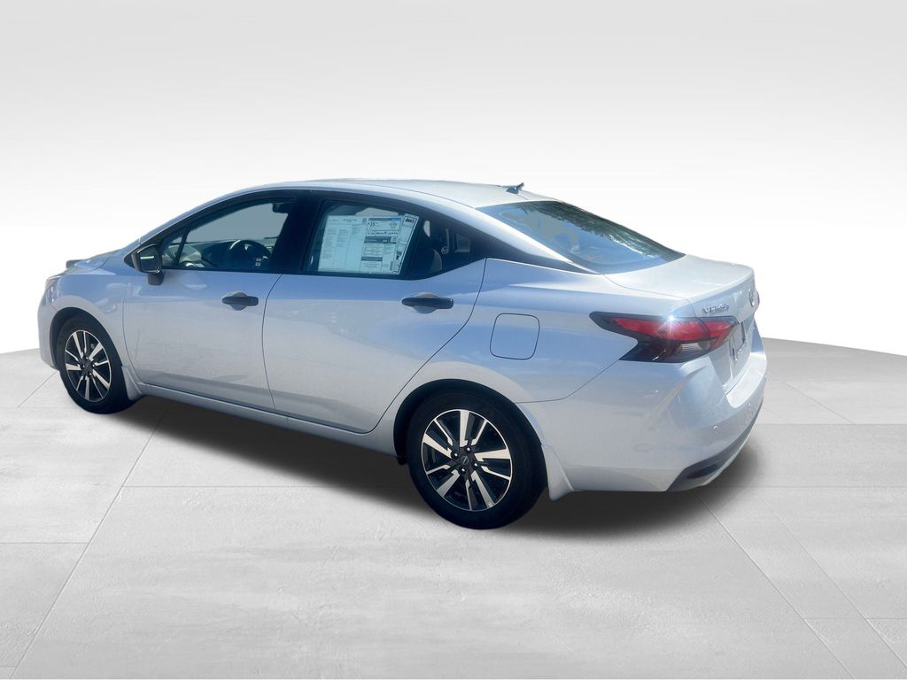 2025 Nissan Versa 1.6 S photo 3