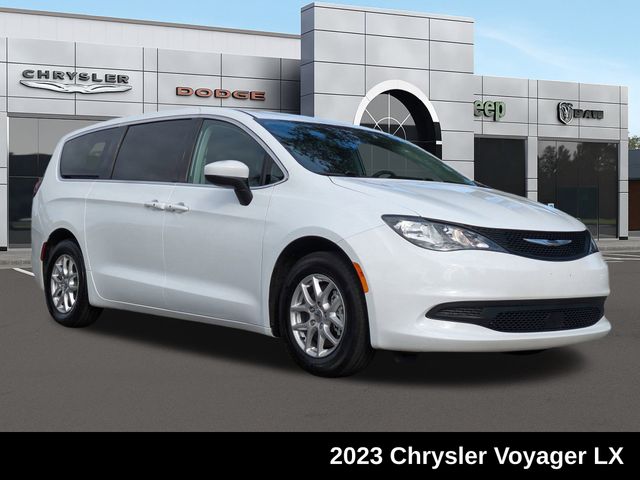 Pre-Owned 2023 Chrysler Voyager LX's photo