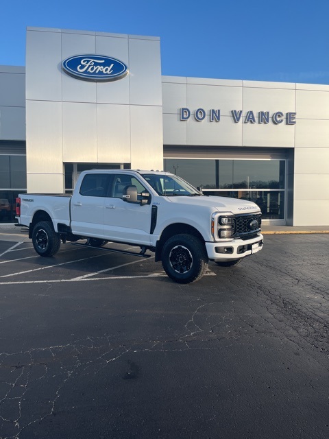 2025 Ford F-350 Super Duty Lariat's photo