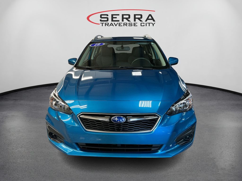 2019 Subaru Impreza Premium photo 2