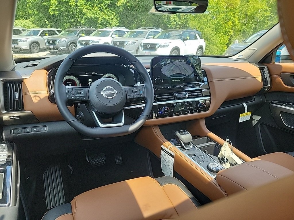 2025 Nissan Pathfinder Platinum photo 14