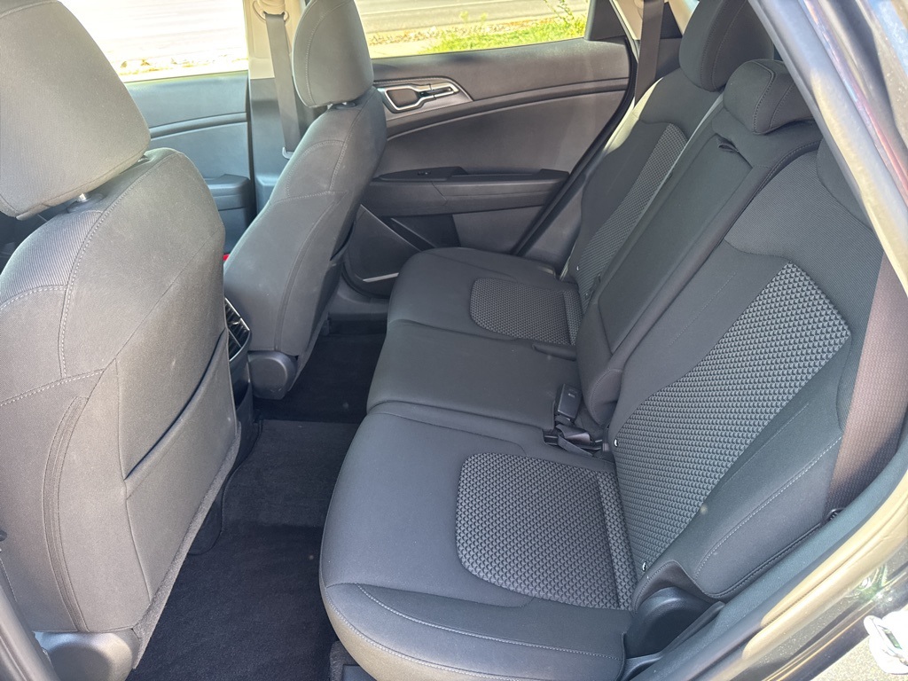 2024 Kia Sportage LX photo 18