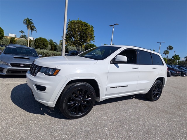 2021 Jeep Grand Cherokee Laredo X photo 4