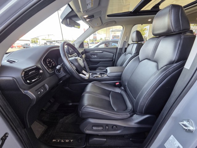 2023 Honda Pilot Touring photo 12