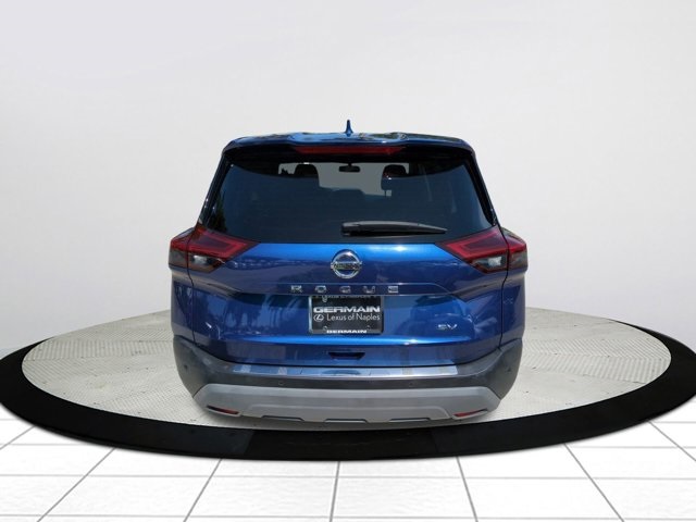 2021 Nissan Rogue SV photo 4