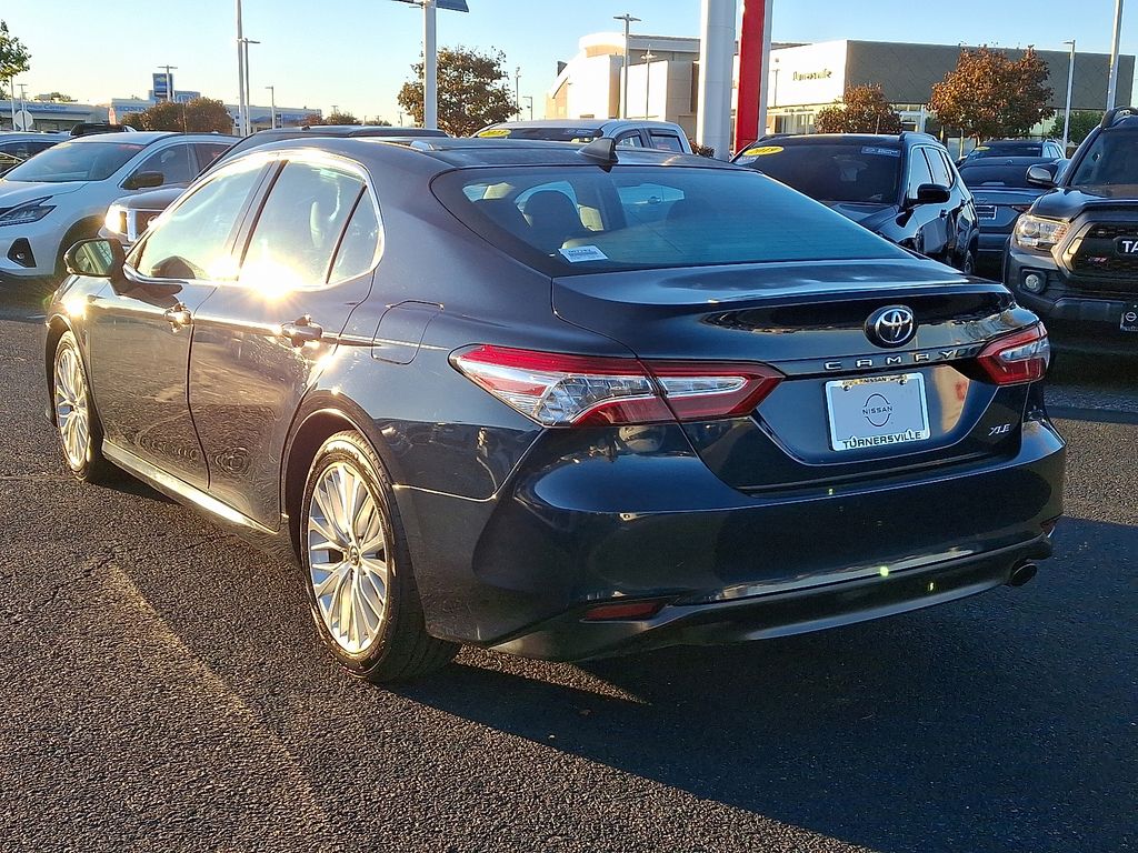 2019 Toyota Camry XLE photo 2