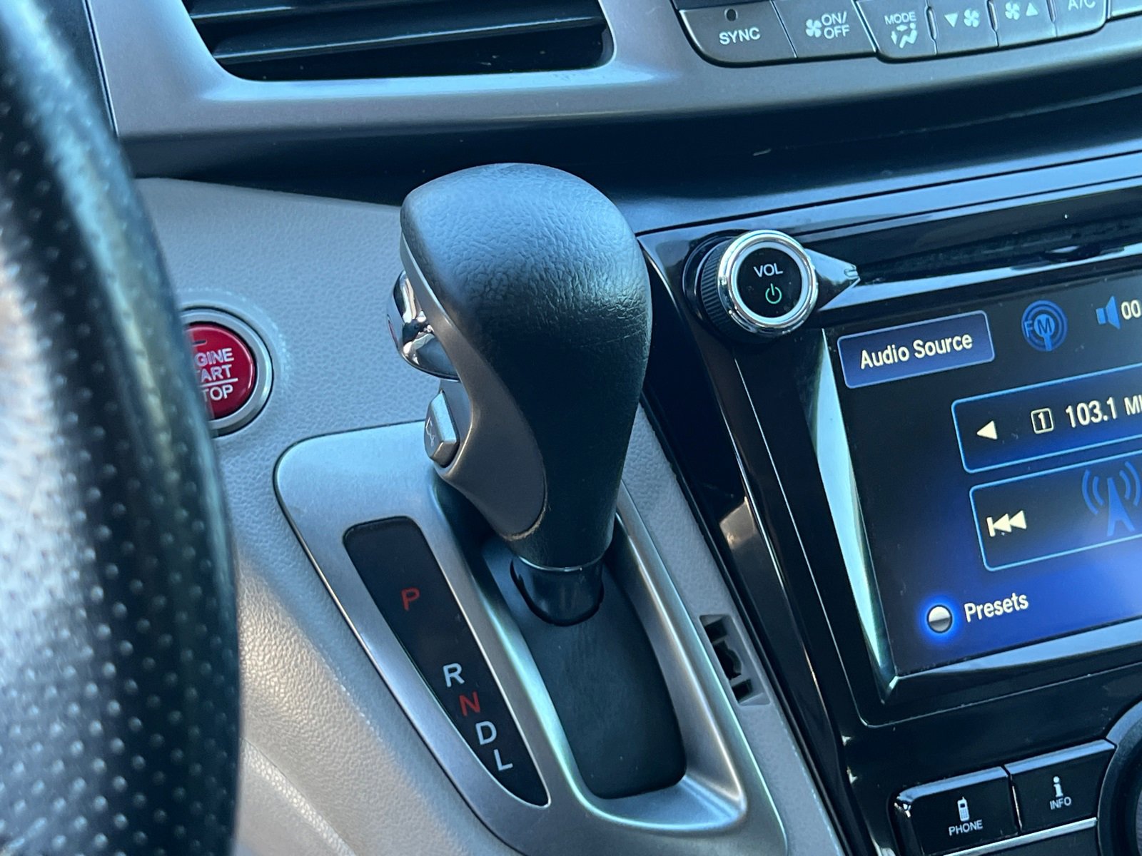 2015 Honda Odyssey EX-L photo 32