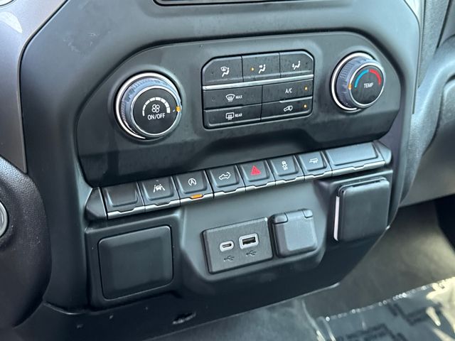 2023 Chevrolet Silverado 1500 Custom photo 13