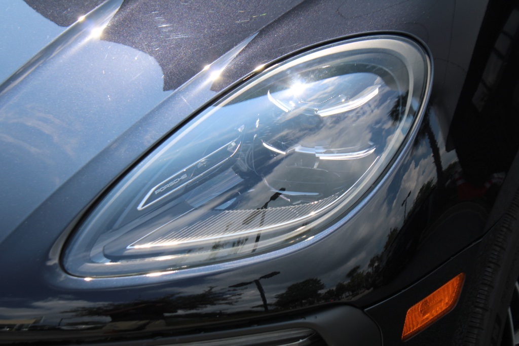 2025 Porsche Macan T photo 15