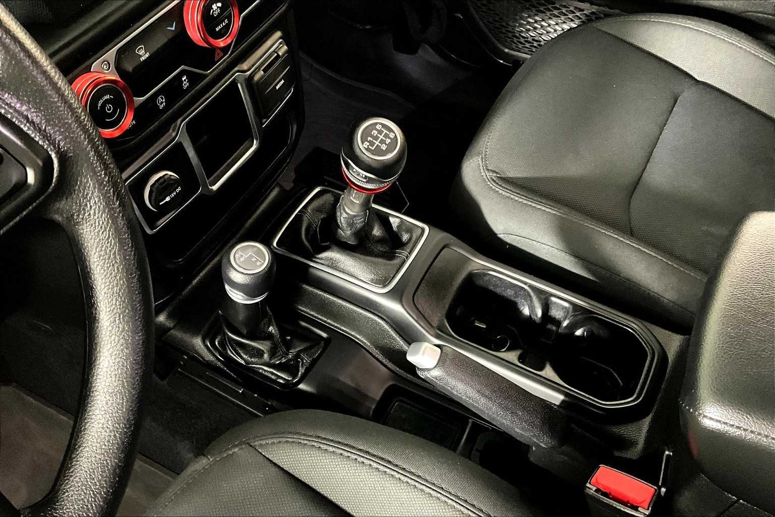2022 Jeep Gladiator Sport photo 13