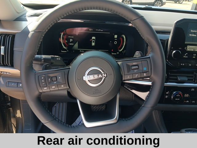2025 Nissan Pathfinder Platinum photo 6
