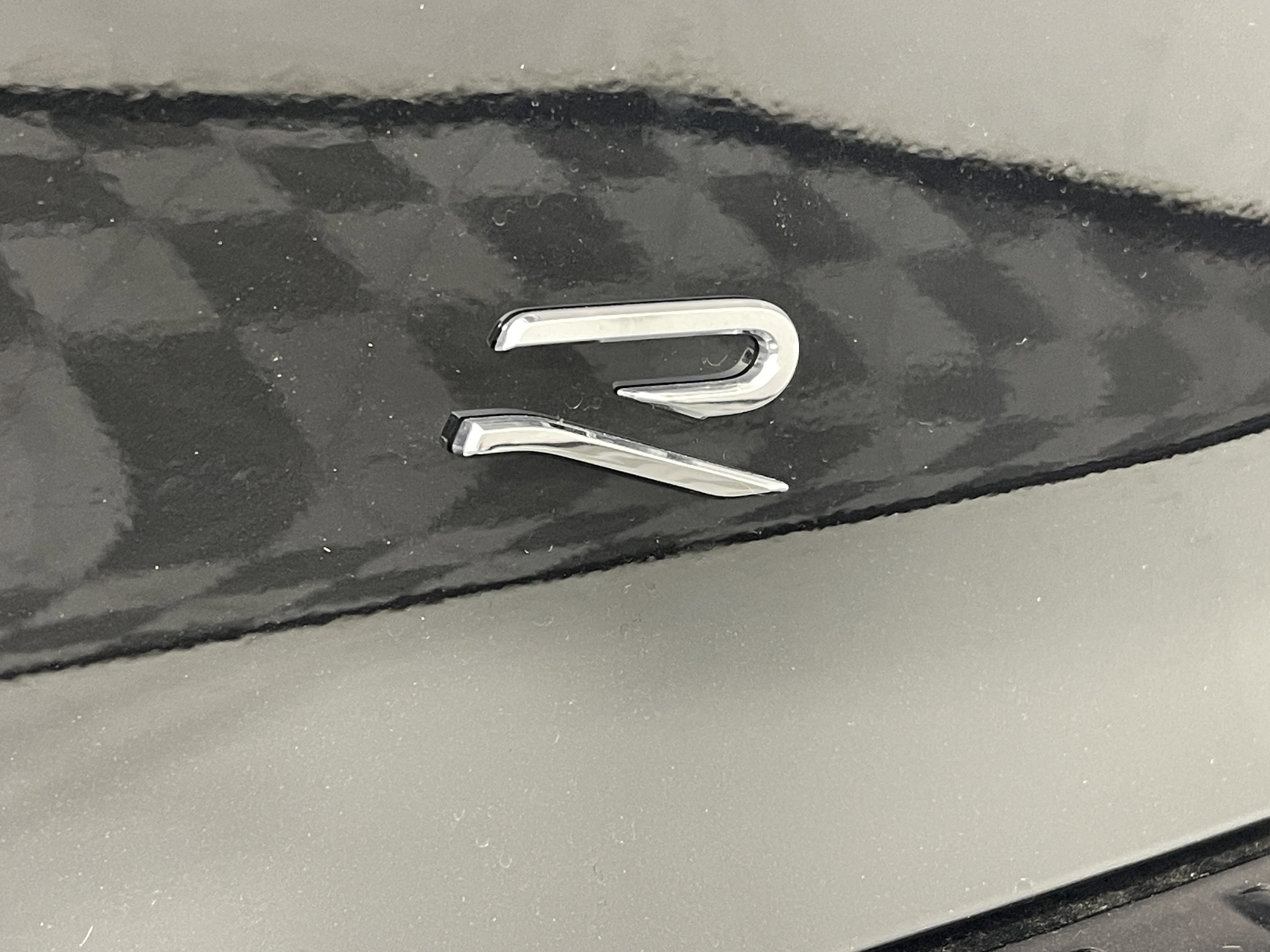2025 Volkswagen Golf R 2.0 TSI photo 4