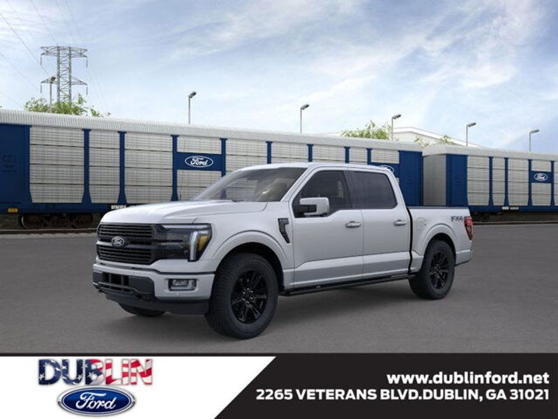 2025 Ford F-150 Platinum's photo