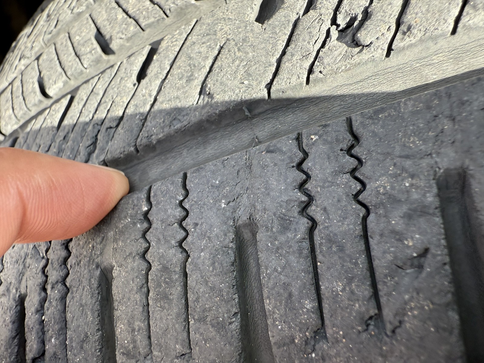 Used 2017 SILVER Kia LX image 3