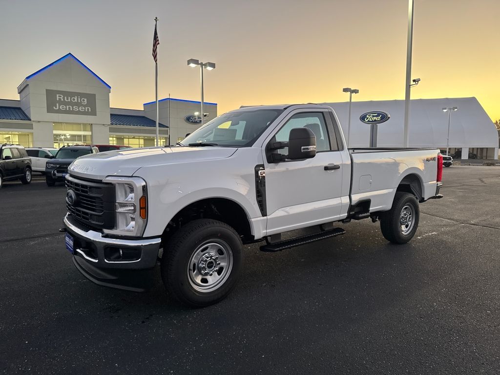2026 Ford F-350 Super Duty XL's photo
