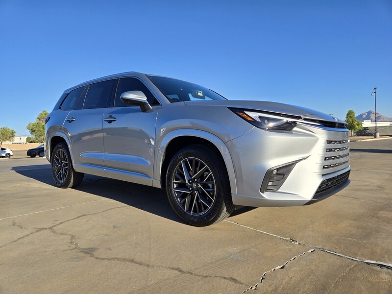 2026 Lexus TX 350 Premium photo 2