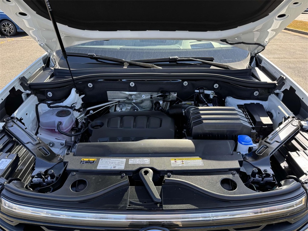 2026 Volkswagen Atlas Cross Sport SEL R-Line photo 12