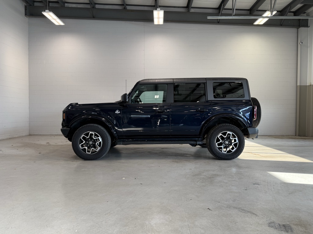 2021 Ford Bronco Outer Banks photo 3