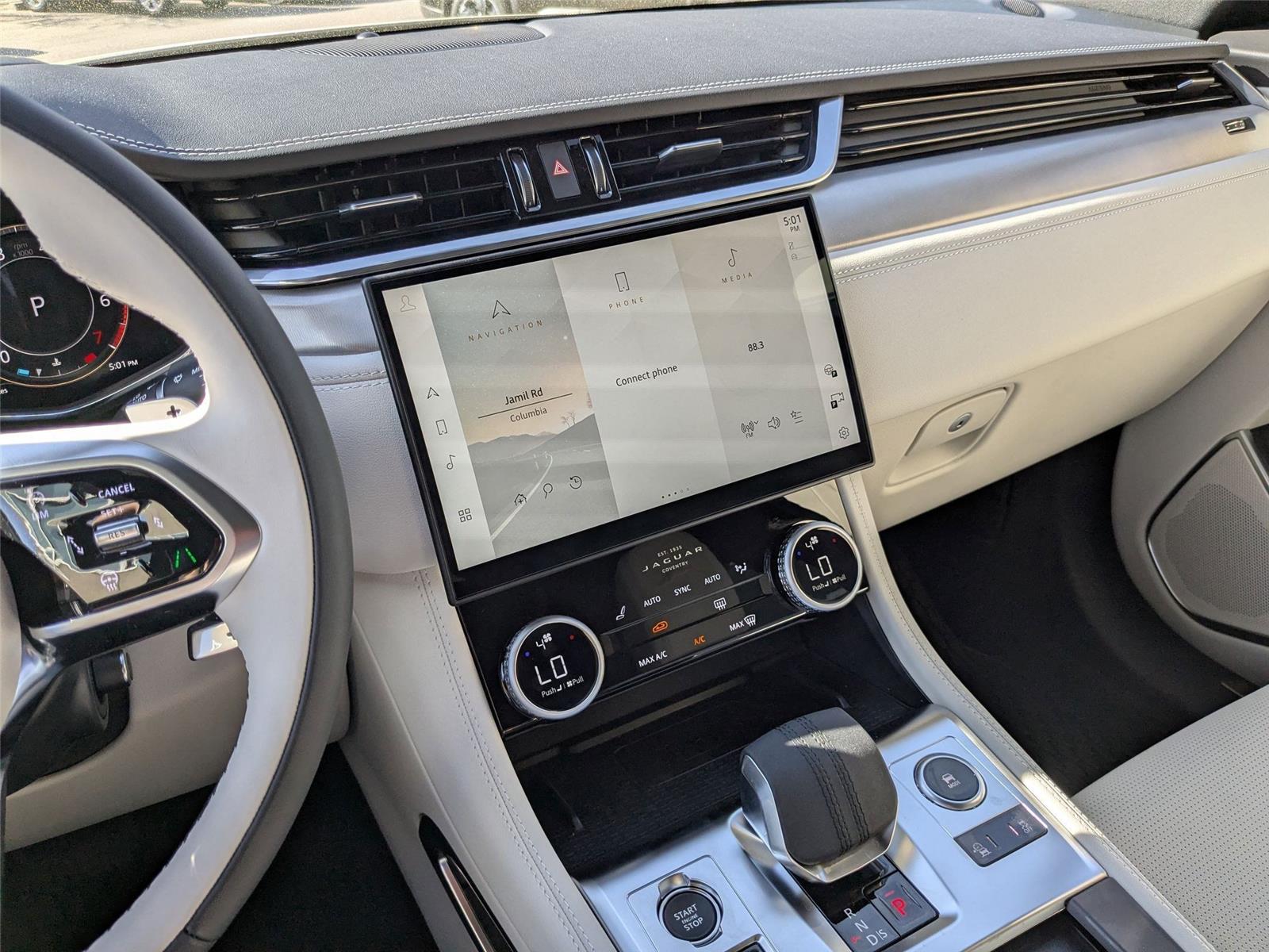 2026 Jaguar F-PACE P250 R-Dynamic S photo 15