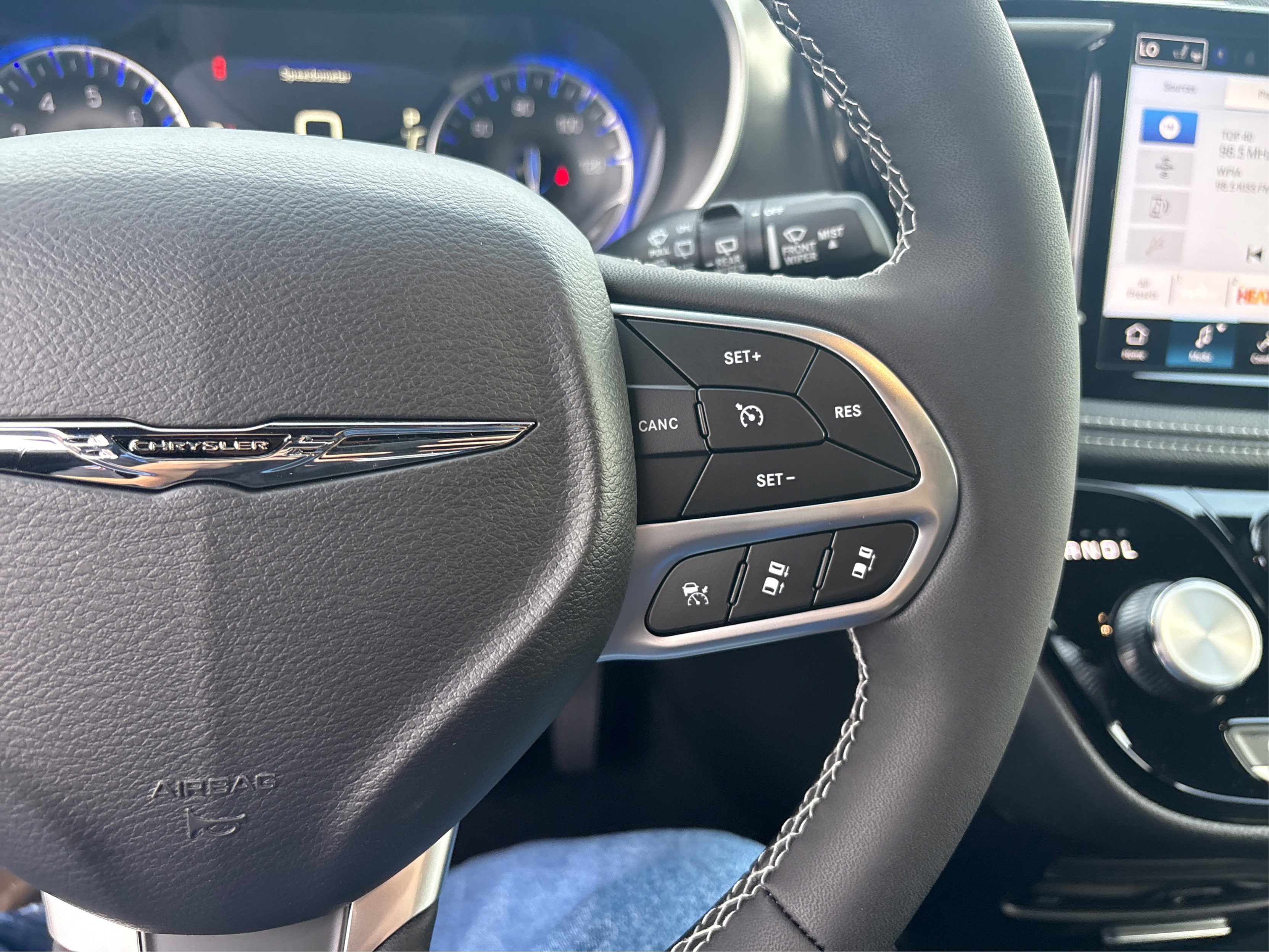 2025 Chrysler Pacifica photo 20