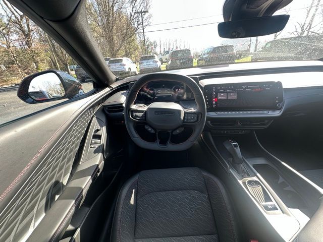 2025 Dodge Charger R/T photo 15