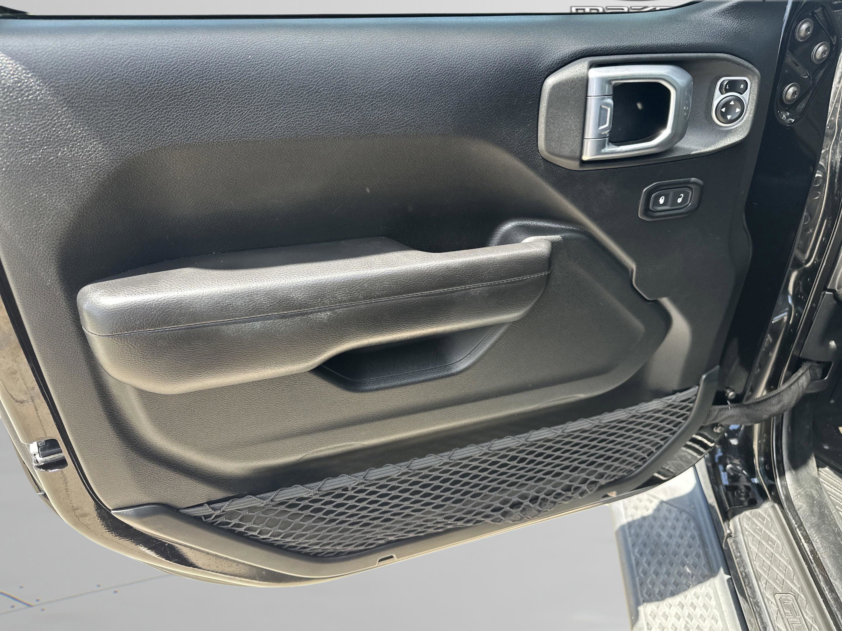 2020 Jeep Gladiator Sport photo 9